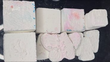 Natural squeaks over cornstarch ~ Oddly Satisfying ~ ASMR 