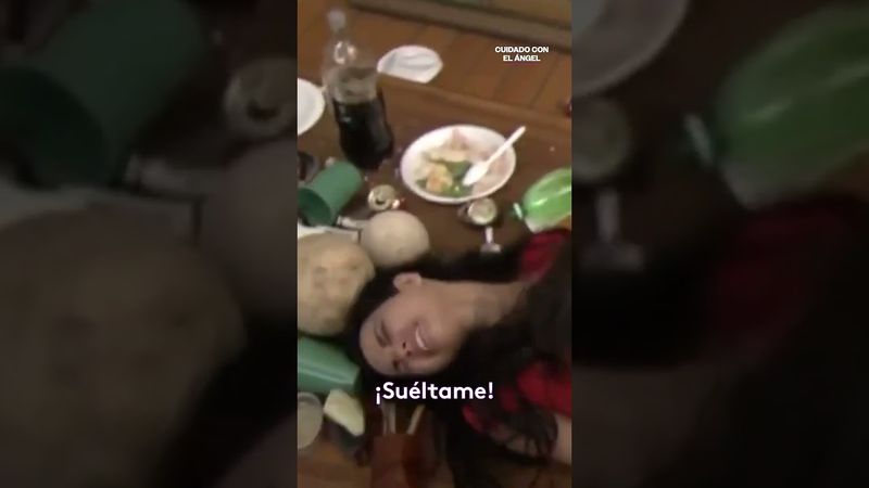 Marichuy logra defenderse de Amador #CuidadoConElÁngel #Uninovelas