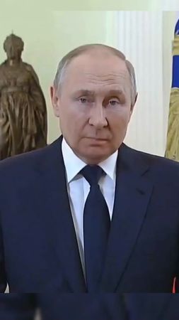 Владимир Владимирович Путин — действующий президент Российской Федера...