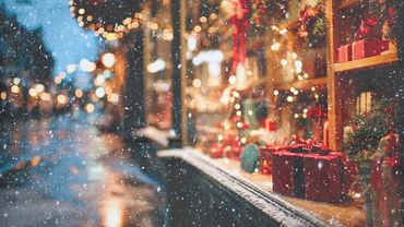 White Christmas - Michael Bublé Cover Inspired Holiday Jazz – Cozy Christmas • Winter Smooth Jazz 4K