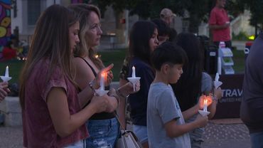 San Antonio holds candlelight vigil for Texas flood victims | AFP
