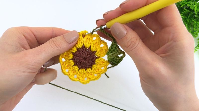 Square SUNFLOWER Flower to Inspire Your CROCHET