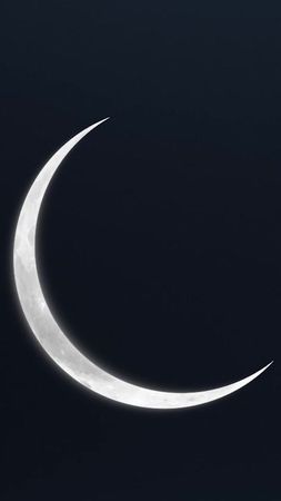 🌒🌔🌕 Saat malam mulai terasa sunyi dan cahaya bulan perlahan muncul, a...