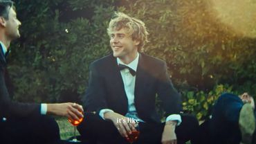 Jack Gray - Bluffin' (Official Lyric Video)