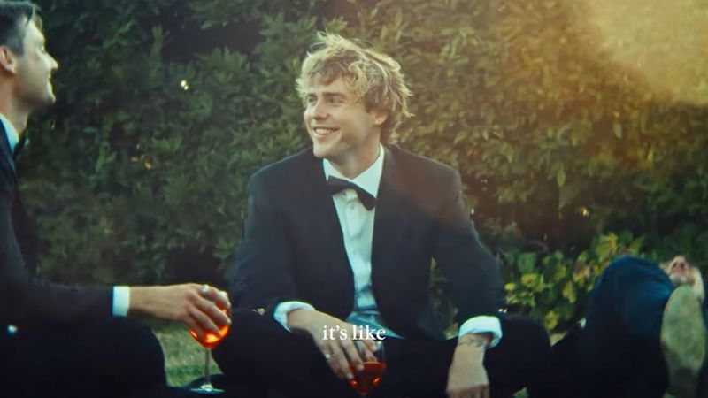 Jack Gray - Bluffin' (Official Lyric Video)