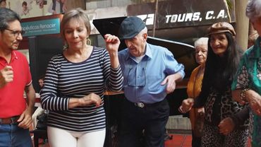 Танцы возвращают к жизни одиноких пожилых венесуэльцев