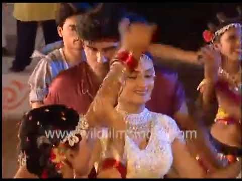 उर्वशी ढोलकिया बॉम्बे में एक फीचर फिल्म की शूटिंग के दौरान सेट पर और पर्दे के पीछे की तस्वीरें