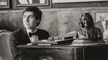 Vadym Kholodenko plays Medtner - 6 Fairy Tales op. 51 (Paris, 2017)