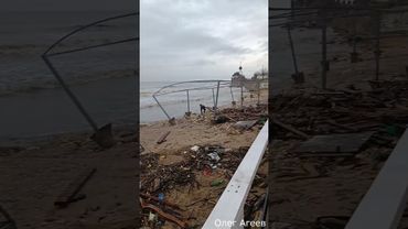 Жуть! В Севастополе штормом уничтожен пляж "Звездный берег" (Орловка)