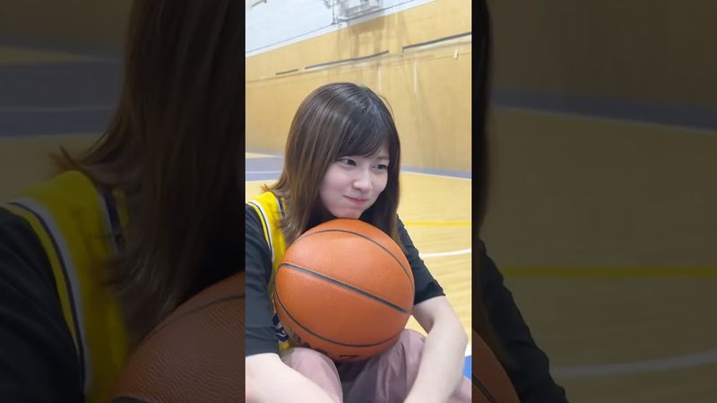 Let’s play basketball together.🏀