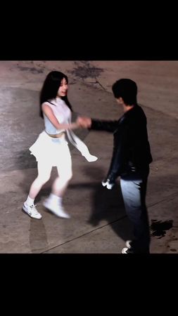 在黑夜中跳舞💃🏻🕺🏻#estheryu #yushuxin #虞书欣  #nguthuhan #우서흔 #อวี๋ซูซิน #何与 #h...