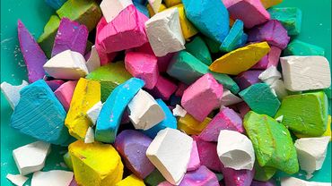 Dyed chunks | crunchy | reverse | powdery | asmrgymchalk | satisfying | colourful