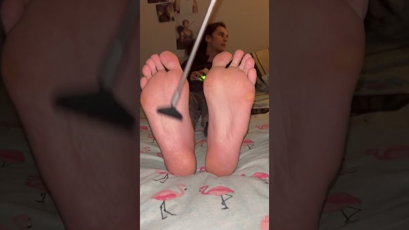 #tickles #malefeet #malefeettickled #ticklishfeet #ticklishsoles #ticklish