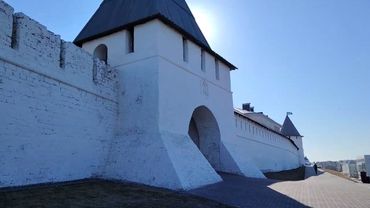 "Друзья по вызову" руководства в работе по найму в организации