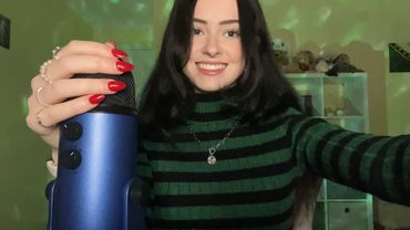 ASMR mic scratching & rubbing (bare, foam, fluffy) + searching for bugs 💅🏻🐛