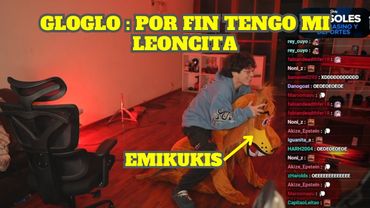 GLOGLO MONTA ENCIMA DE EMIKUKIS DISFRAZADA DE LEON