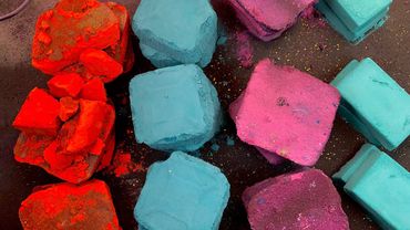 I love Asmr ; Iron Oxide Crush Soft Powdery Silky