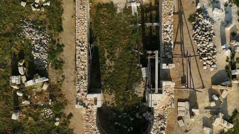 Gothic 'cathedral' being built with medieval techniques near Bordeaux | AFP