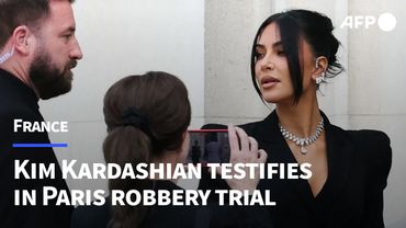 Kardashian trial: dozens of journalists and onlookers wait outside Paris courthouse | AFP
