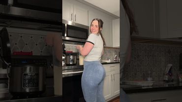 Cooking chicken and rice