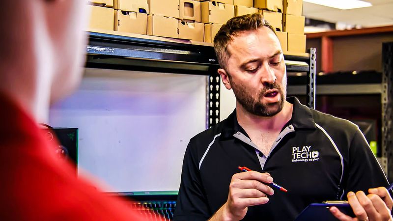 ПОСЛЕДНИЙ КУСОЧЕК ЖВАЧКИ - BORED на Русском