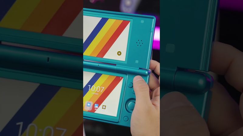 👀 Take a closer look at the ANBERNIC RG DS!