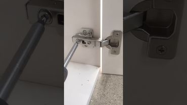 Регулировка мебельной петли.