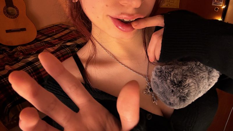 ¿QUIERES UNO? mientras SUSURRO CERQUITA ꒱˚.༄ ⋆⁺₊