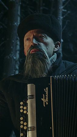 Сыграл кусочек «Лесника» ради шутки — и оказалось, что эту песню любя...