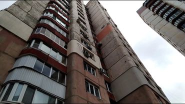 Обзор 18 этажного дома серии Т-134(3086/85), (лифты КМЗ-1992 г.в), (Антонова 33а), (Beward DKS15100)