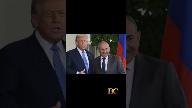 Pemimpin Armenia dan Azerbaijan berjabat tangan dan menandatangani kesepakatan di pertemuan punca...