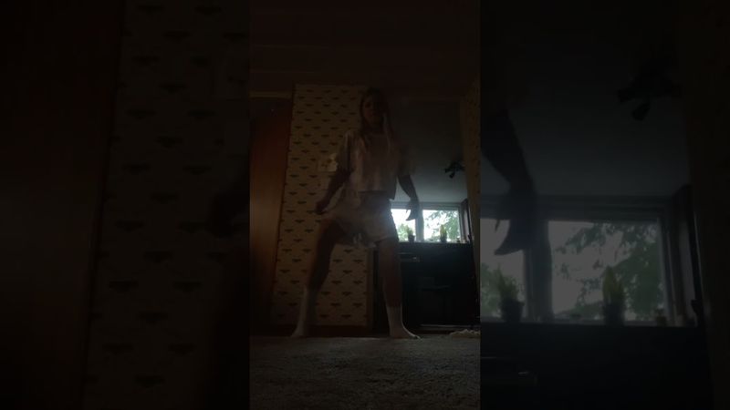 @Theonlykittygirl följ mig och hon