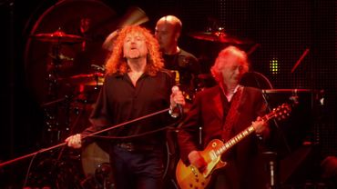 Led Zeppelin - Black Dog (Live at Celebration Day) [Official Video]