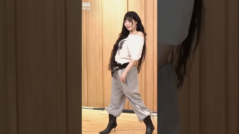 Hyuna Mrs.Nail fancam