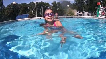 UNDERWATER GYMNASTICS 💦 🤸🏊‍♀️