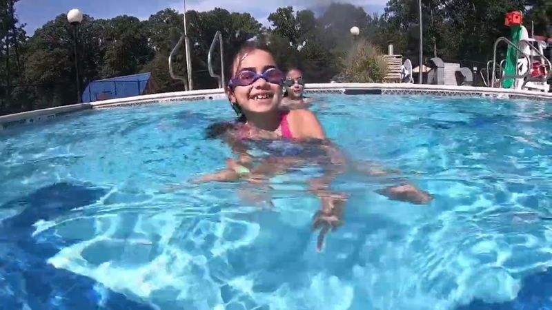 UNDERWATER GYMNASTICS 💦 🤸🏊‍♀️