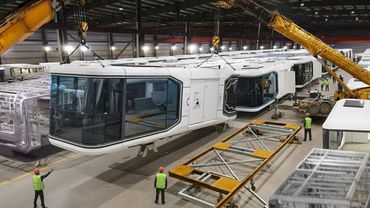 How China Builds its Tiny Futuristic Homes From Scratch