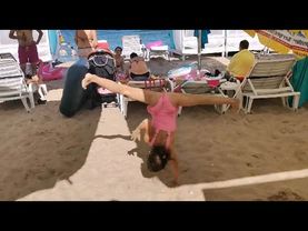 Gymnastics 🤸♀️ on the beach 🌊 6 years 🤸♀️ Andra ❤️