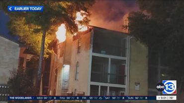 More than 100 firefighters battle fire at apartment building in southwest Houston