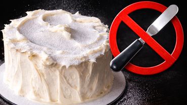 Украшаю торт БЕЗ ИНСТРУМЕНТОВ 😱 Только ложка и нож — смотрите, что вышло