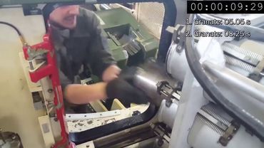 Работа заряжающего в танке Leopard 2A4