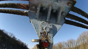 Попытка разжечь костёр в лесу