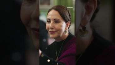 Covadonga intenta sacarle información a Jovita #Amanecer #Uninovelas