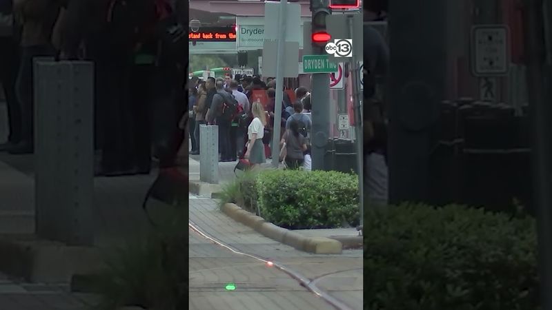 1 person shot during altercation near METRO bus stop in west Houston, suspect detained, police say