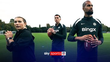 Chelsea goalkeepers take on NFL quarterback challenge! 🏈