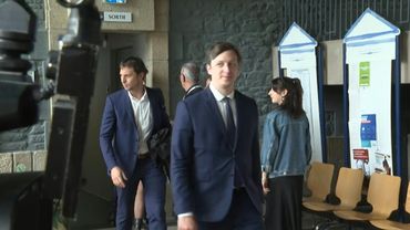 Paedophile French surgeon : defence lawyers arrive for verdict | AFP