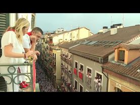 'Unreal': Locals and tourists take part in first bull run of festival in Pamplona | AFP