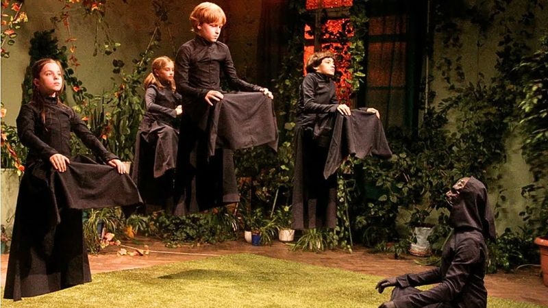 ВПЕЧАТЛЯЮЩИЙ МИСТИЧЕСКИЙ ФЭНТЕЗИ-ДЕТЕКТИВ ПО МОТИВАМ ПОВЕСТИ БРАТЬЕВ СТРУГАЦКИХ! ГАДКИЕ ЛЕБЕДИ