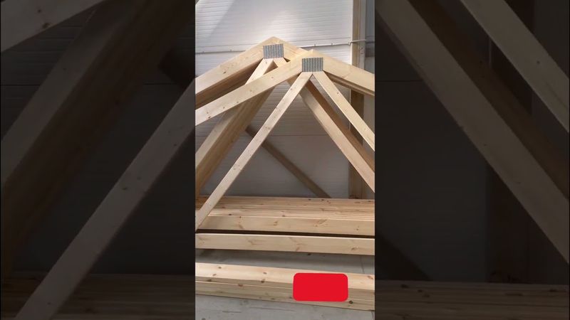Стропильные фермы на мзп из строганной доски #стропильнаясистема #стропильныефермынамзп #mitek
