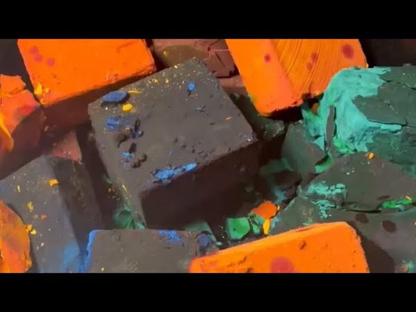 Rich Dyed Floury Fresh Chalk